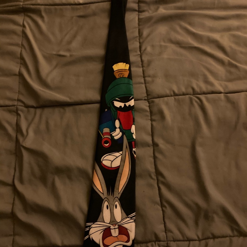 Marvin and bugs bunny tie